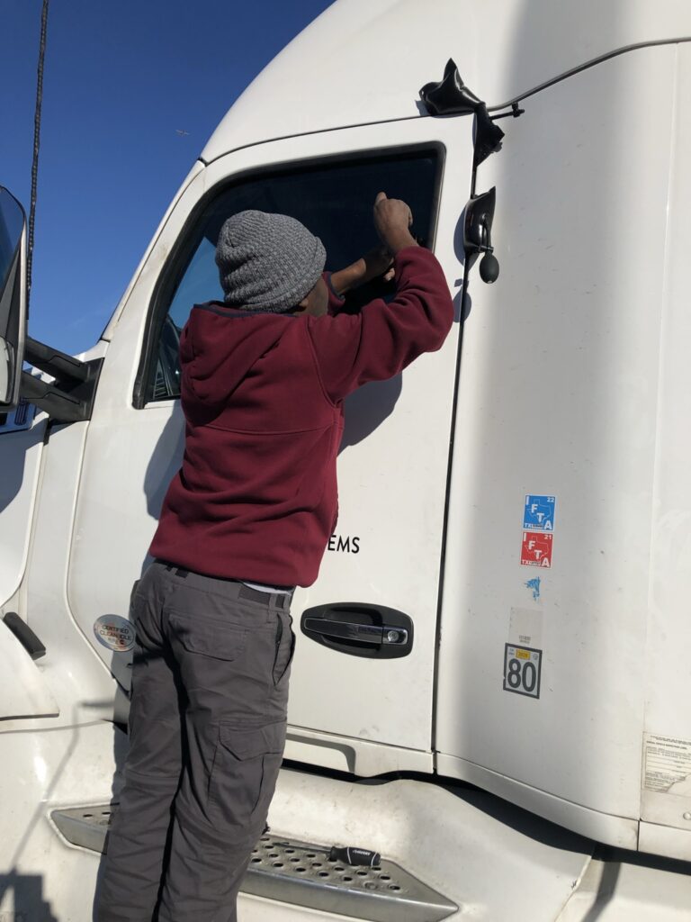Truck lockout service in Dallas TX mobile locksmith unlocking vehicle